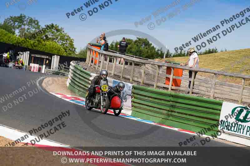 Vintage motorcycle club;eventdigitalimages;mallory park;mallory park trackday photographs;no limits trackdays;peter wileman photography;trackday digital images;trackday photos;vmcc festival 1000 bikes photographs